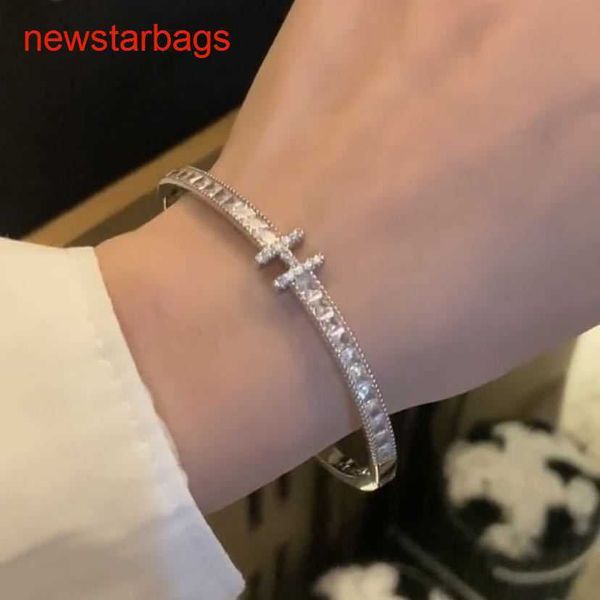 herme designer bracelets online store light and luxurious square zirconium full diamond letter h bracelet exquisite litt, Golden;silver
herme designer bracelets online store light and luxurious square zirconium full diamond letter h bracelet exquisite litt, Golden;silver