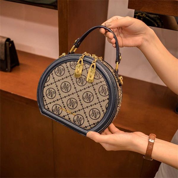 designer handbag store 60% off summer cake women's new versatile one shoulder foreign style messenger bag fashion texture portable smal
designer handbag store 60% off summer cake women's new versatile one shoulder foreign style messenger bag fashion texture portable smal