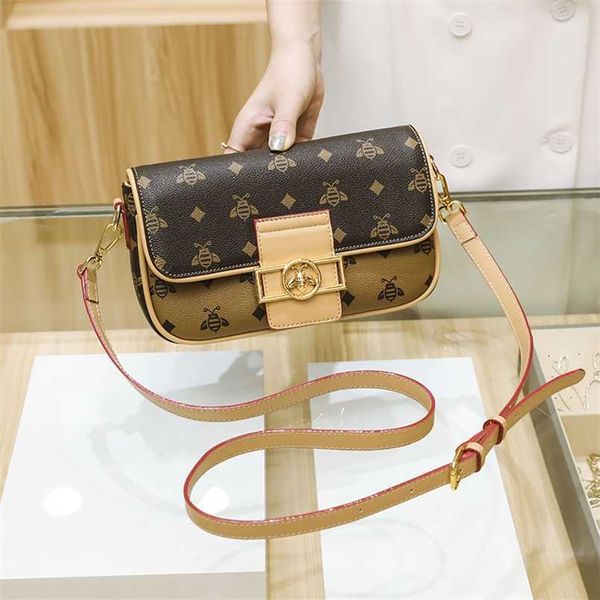 2023 bags clearance outlets new fashion simple single shoulder women's trend oblique cross small square bag
2023 bags clearance outlets new fashion simple single shoulder women's trend oblique cross small square bag