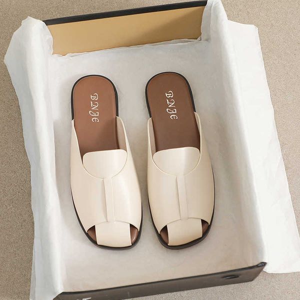 slippers outside wearing slippers women's summer new baotou half slippers women's retro mules shoes women's large size 41-43, Black
slippers outside wearing slippers women's summer new baotou half slippers women's retro mules shoes women's large size 41-43, Black