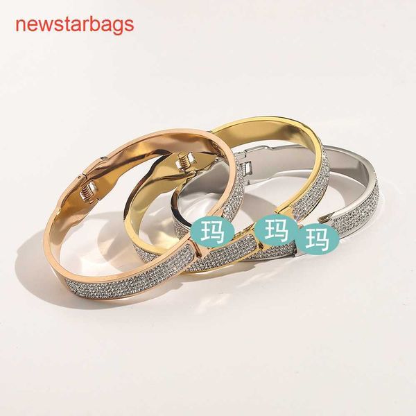 herme designer bracelets online store titanium steel home love letter h women's spring buckle 18k rose gold stainless white clay diamon, Golden;silver
herme designer bracelets online store titanium steel home love letter h women's spring buckle 18k rose gold stainless white clay diamon, Golden;silver