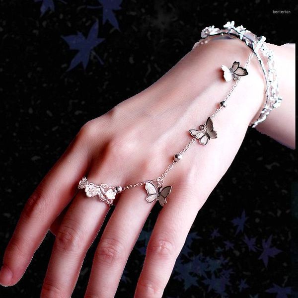 2023 designer fashion bangle bracelet jewelry antique hanfu linked finger and ring flower bell tassel open slave chain for women girlbangle, Black
2023 designer fashion bangle bracelet jewelry antique hanfu linked finger and ring flower bell tassel open slave chain for women girlbangle, Black