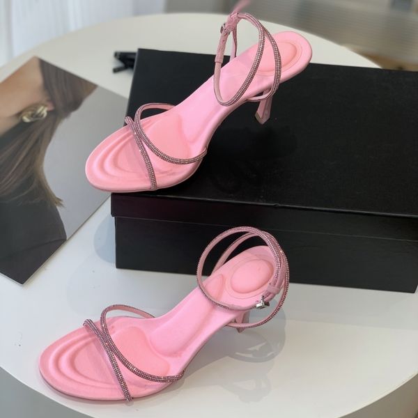 2023 early spring sandals diamond-bordered sparkling and beautiful for ladies wear it very fashion, Black
2023 early spring sandals diamond-bordered sparkling and beautiful for ladies wear it very fashion, Black