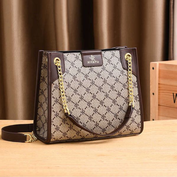 women's bag summer new print chain bag fashion large capacity handheld one shoulder bag fashion
women's bag summer new print chain bag fashion large capacity handheld one shoulder bag fashion