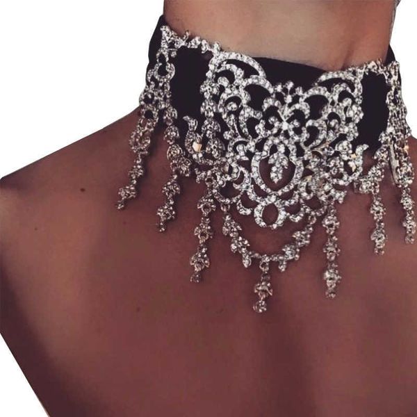 pendant s luxury rhinestone choker crystal women gothic choker maxi statement necklace 2018 fashion jewelry collar collier femme 0206, Silver
pendant s luxury rhinestone choker crystal women gothic choker maxi statement necklace 2018 fashion jewelry collar collier femme 0206, Silver