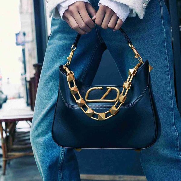 9a designer bag tote handbags black purse women chain hobo shoulder messenger metal lock wallet leather crossbody bag luxury cowhide makeup
9a designer bag tote handbags black purse women chain hobo shoulder messenger metal lock wallet leather crossbody bag luxury cowhide makeup