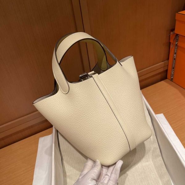 original edition 7a h home designer picotin lock bags original tc leather manual wax thread sewing cabbage basket bag 18cm cream silver butt
original edition 7a h home designer picotin lock bags original tc leather manual wax thread sewing cabbage basket bag 18cm cream silver butt