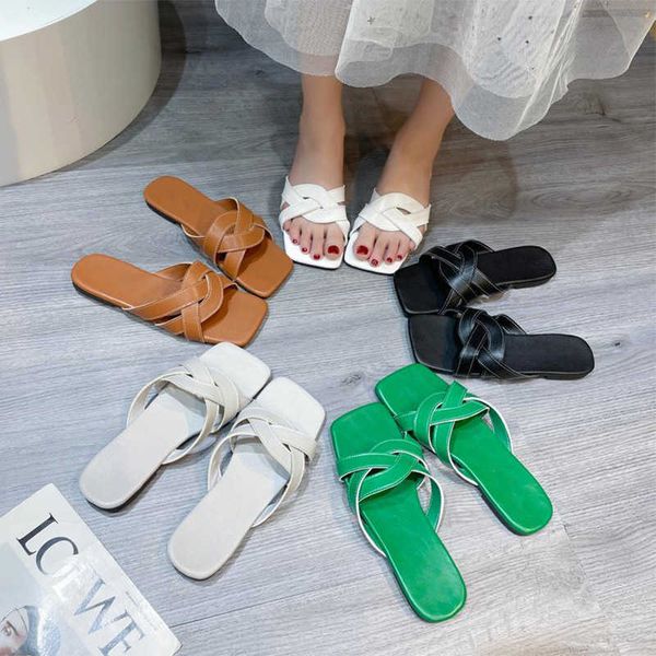 slippers 2022 summer new women's slippers square toe woven pu leather retro flat ladies shoes solid platform simple beach female sandal, Black
slippers 2022 summer new women's slippers square toe woven pu leather retro flat ladies shoes solid platform simple beach female sandal, Black