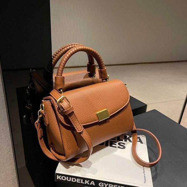 fashion small square bag for women in early spring of 2023 new simple and pure color high beauty single-shoulder cross-body small bag
fashion small square bag for women in early spring of 2023 new simple and pure color high beauty single-shoulder cross-body small bag