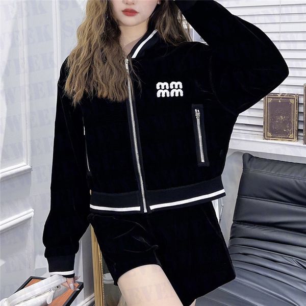 velvet hooded jacket shorts casual suit for women designer letter coats sports short fashion brand lady sportswear, Black;brown
velvet hooded jacket shorts casual suit for women designer letter coats sports short fashion brand lady sportswear, Black;brown