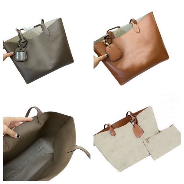 fashion reversible shoulder bag shopping handbag hobo purse designer luxury with featuring iconic signasure and small pouch
fashion reversible shoulder bag shopping handbag hobo purse designer luxury with featuring iconic signasure and small pouch