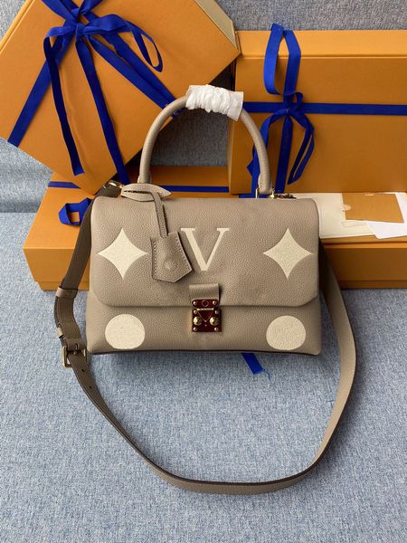 fashion women luxurys designers bags embossing monograms genuine leather lady handbags messenger crossbody shoulder bag totes wallet backpac
fashion women luxurys designers bags embossing monograms genuine leather lady handbags messenger crossbody shoulder bag totes wallet backpac