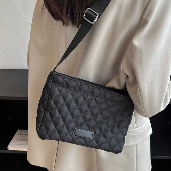 popular temperament minority nylon cloth broadband rhombus women's bag new versatile casual fashion shoulder messenger bag
popular temperament minority nylon cloth broadband rhombus women's bag new versatile casual fashion shoulder messenger bag