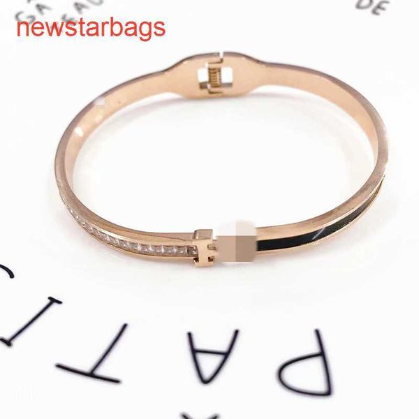 herme designer bracelets online store 2022 new style bracelet personality letter fashion versatile women's titanium stee, Golden;silver
herme designer bracelets online store 2022 new style bracelet personality letter fashion versatile women's titanium stee, Golden;silver