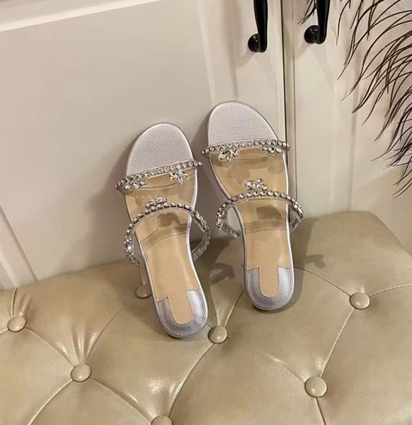 anti-slip slippers, flat-bottomed herringbone slippers, luxury designer women's sandals, sheepskin insoles, multi-color ribbon box, lar, Black
anti-slip slippers, flat-bottomed herringbone slippers, luxury designer women's sandals, sheepskin insoles, multi-color ribbon box, lar, Black