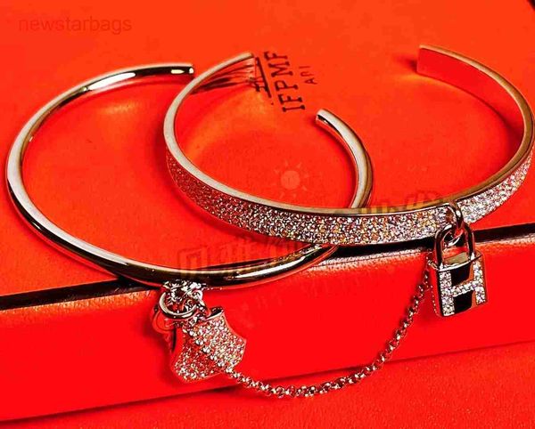 herme designer bracelets online store h family's same type of heart lock to connected full sky star bracelet love boutique diamond chai, Golden;silver
herme designer bracelets online store h family's same type of heart lock to connected full sky star bracelet love boutique diamond chai, Golden;silver