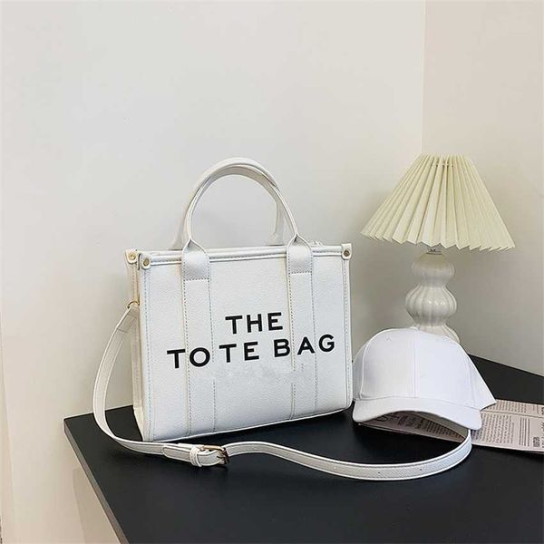 2023 bags outlet online sale tote women's portable shopping style high sense fashion one shoulder messenger bag with large quantity is
2023 bags outlet online sale tote women's portable shopping style high sense fashion one shoulder messenger bag with large quantity is