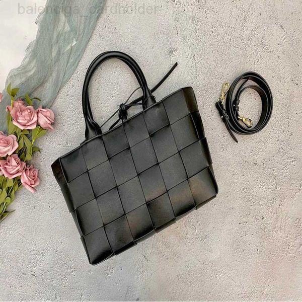 classic womens venetas fashion cassette tote bag designer bags handbags wallet handbag luxurys shoulder crossbody bags messenger purse botte
classic womens venetas fashion cassette tote bag designer bags handbags wallet handbag luxurys shoulder crossbody bags messenger purse botte