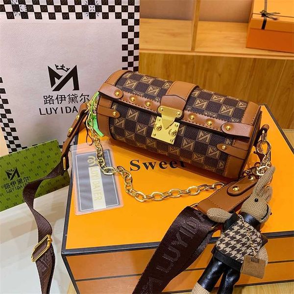 2023 bags clearance outlets women's new pillow for autumn and winter premium round shoulder cross-arm small bag
2023 bags clearance outlets women's new pillow for autumn and winter premium round shoulder cross-arm small bag
