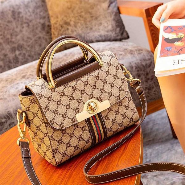 2023 bags clearance outlets hong women's new fashion texture color contrast leather crossbody bag versatile ins one shoulder handbag
2023 bags clearance outlets hong women's new fashion texture color contrast leather crossbody bag versatile ins one shoulder handbag