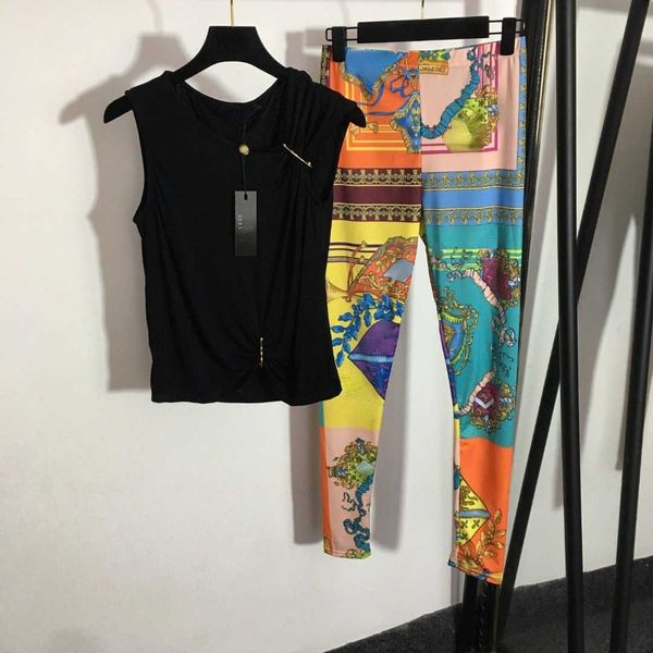 luxury t shirt designer black tank hoodie womens sweatshirt medusa crew neck pullover casual shirt floral print lounge pants two-piece set, White
luxury t shirt designer black tank hoodie womens sweatshirt medusa crew neck pullover casual shirt floral print lounge pants two-piece set, White