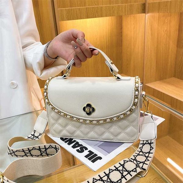 2023 bags clearance outlets wide strap nanfeng women's new fashion single shoulder underarm fashion portable diagonal small square bag
2023 bags clearance outlets wide strap nanfeng women's new fashion single shoulder underarm fashion portable diagonal small square bag