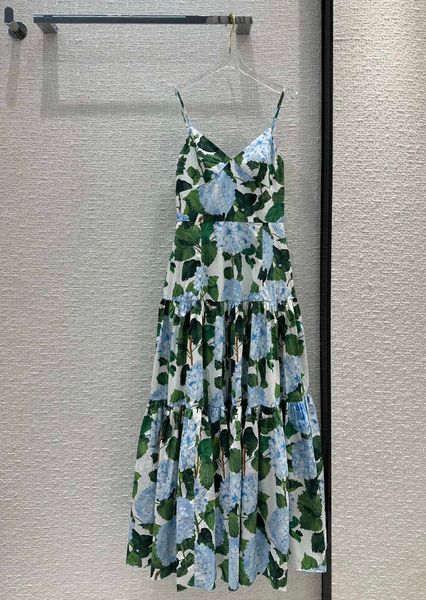 spring/summer new line dress, flower print layered extra long dress perfect v-neck shape, Black;gray
spring/summer new line dress, flower print layered extra long dress perfect v-neck shape, Black;gray