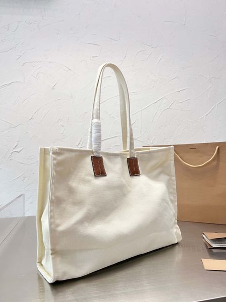 luxurys designers totes bag handbags evening bags wallet purse crossbody bag canvasbag
luxurys designers totes bag handbags evening bags wallet purse crossbody bag canvasbag