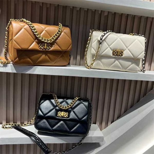 2023 bags clearance outlets new small lingge chain style single shoulder messenger multi-function fashion women's bag trend
2023 bags clearance outlets new small lingge chain style single shoulder messenger multi-function fashion women's bag trend