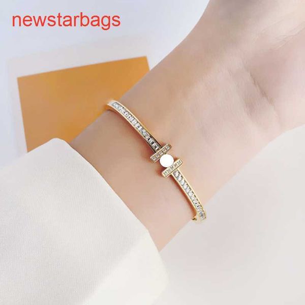 herme designer bracelets online store high-grade minority light luxury h letter bracelet female fashion cool wind net re, Golden;silver
herme designer bracelets online store high-grade minority light luxury h letter bracelet female fashion cool wind net re, Golden;silver