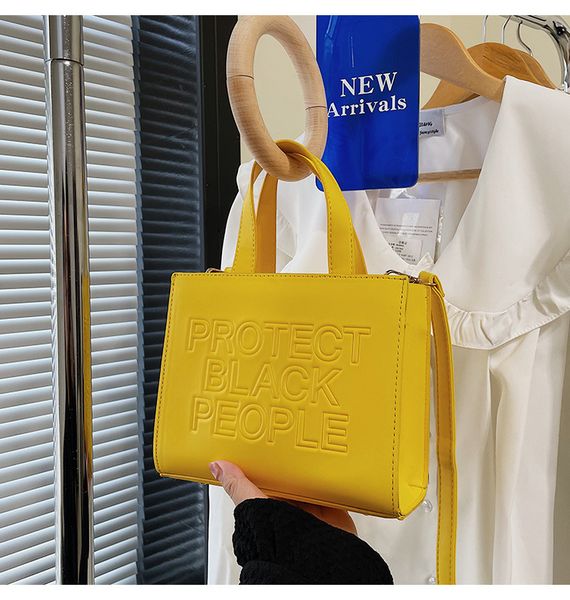 2023 new bag fashion handbag totes designer letter large capacity shopping bags women's trendy one shoulder bag, Black;red
2023 new bag fashion handbag totes designer letter large capacity shopping bags women's trendy one shoulder bag, Black;red