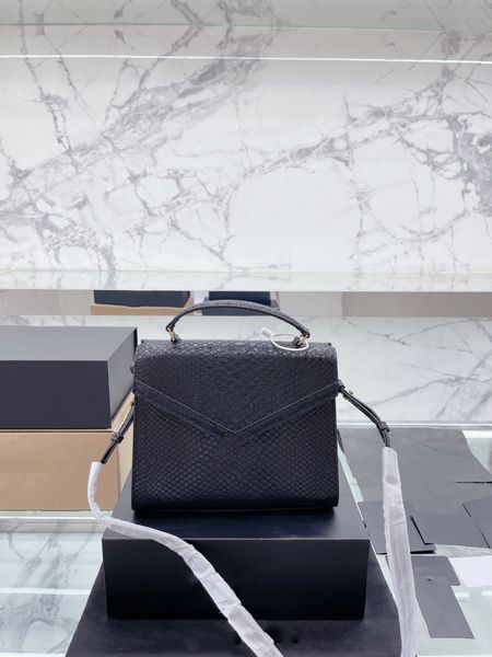 classic crocodile print fashion crossbody bag vintage envelope bag luxury handbag shoulder bag crossbody bag metal locking buckle wallet fol
classic crocodile print fashion crossbody bag vintage envelope bag luxury handbag shoulder bag crossbody bag metal locking buckle wallet fol