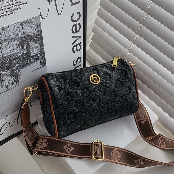 2023 bags clearance outlets new fashion high grade round bucket simple and versatile one small cross shoulder classic vintage holder bag
2023 bags clearance outlets new fashion high grade round bucket simple and versatile one small cross shoulder classic vintage holder bag