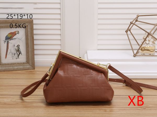 women's waist bags new style shoulder bag european and american simple messenger bag popular metal clip bag for women
women's waist bags new style shoulder bag european and american simple messenger bag popular metal clip bag for women