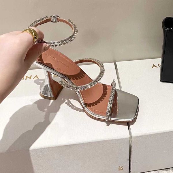 muaddi rose red amina sandals 95mm crystal embellished strap spool heels heel for slipper women summer luxury designers shoes sandals 7200, Black
muaddi rose red amina sandals 95mm crystal embellished strap spool heels heel for slipper women summer luxury designers shoes sandals 7200, Black