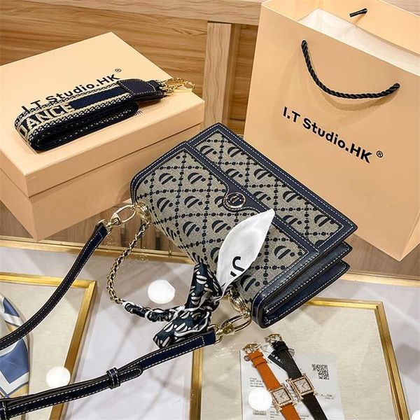 2023 bags clearance outlets hong brand genuine leather square women's fashion embroidery single-shoulder crossbody small bag new autumn
2023 bags clearance outlets hong brand genuine leather square women's fashion embroidery single-shoulder crossbody small bag new autumn