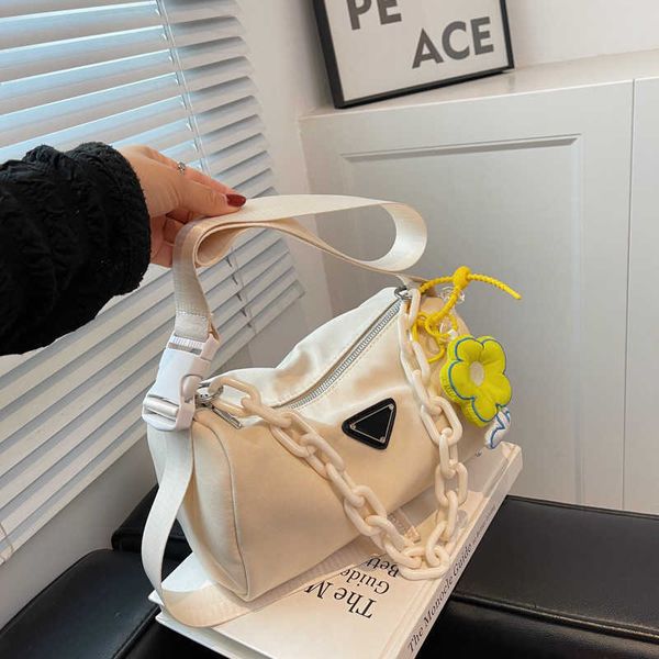 small design bag women's new summer fashion oxford cloth messenger bag acrylic chain portable boston bag
small design bag women's new summer fashion oxford cloth messenger bag acrylic chain portable boston bag