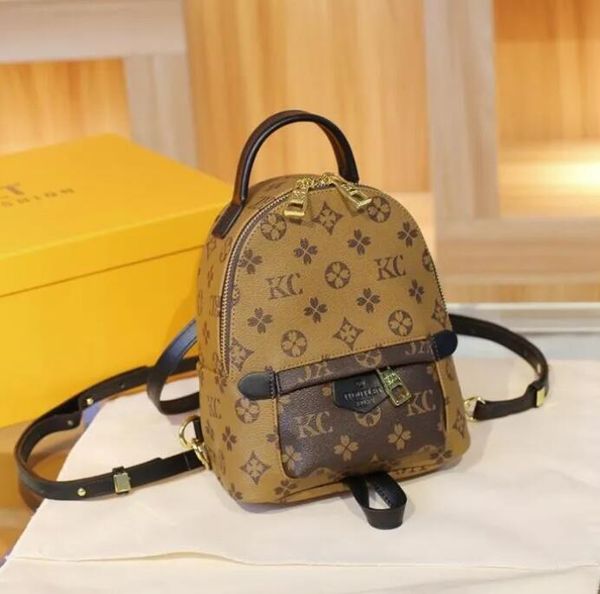classic flap ladies shoulder bag stylish leather calfskin quilted diamond letter double gold chain crossbody bag luxury designer handbag 638
classic flap ladies shoulder bag stylish leather calfskin quilted diamond letter double gold chain crossbody bag luxury designer handbag 638