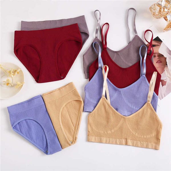 set 2pcs/ women seamless bra panties stretch sport thong briefs style panty lette crop intimates lingerie y2302, Red;black
set 2pcs/ women seamless bra panties stretch sport thong briefs style panty lette crop intimates lingerie y2302, Red;black