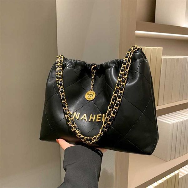 2023 bags clearance outlets and summer 2023 new small fragrance chain gare shoulder large capacity tote leisure women's messenger bag
2023 bags clearance outlets and summer 2023 new small fragrance chain gare shoulder large capacity tote leisure women's messenger bag