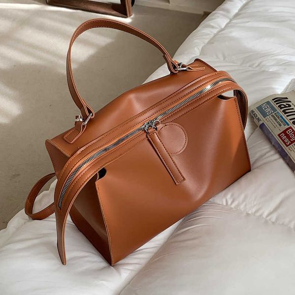 small crowd style large capacity bag women's new fashion cross-body one-shoulder portable commuter bag
small crowd style large capacity bag women's new fashion cross-body one-shoulder portable commuter bag