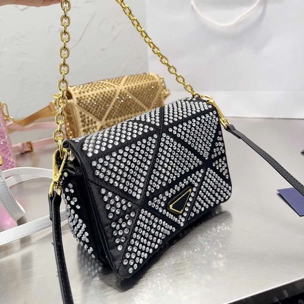 cosmetic bags cases bags totes handbag designer bag comen classic imitation brand stitching diamond shiny buckle shoulder bag versatile chai
cosmetic bags cases bags totes handbag designer bag comen classic imitation brand stitching diamond shiny buckle shoulder bag versatile chai