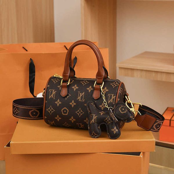 2023 new high-class boston women's bag crossbody bag fashion pendant versatile one-shoulder handbag pillow bag trend
2023 new high-class boston women's bag crossbody bag fashion pendant versatile one-shoulder handbag pillow bag trend