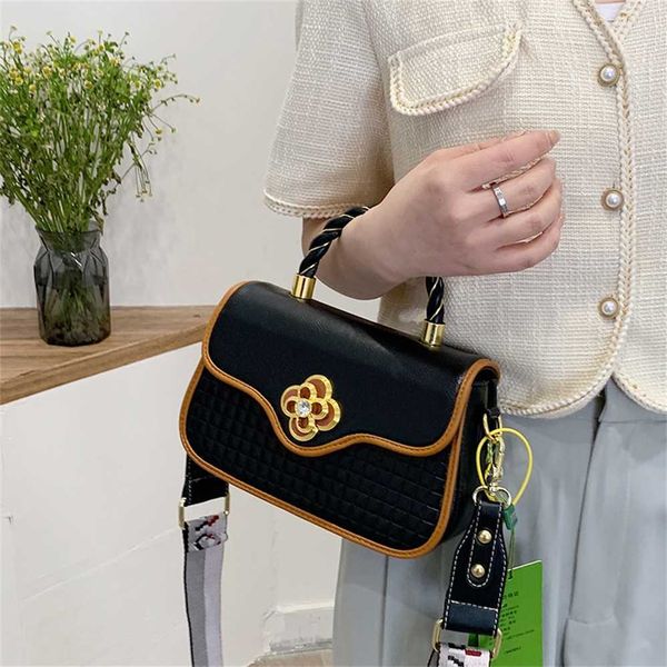 designer handbag store 60% off new women's and summer one shoulder messenger high sense portable square bag fashion foreign style chain
designer handbag store 60% off new women's and summer one shoulder messenger high sense portable square bag fashion foreign style chain