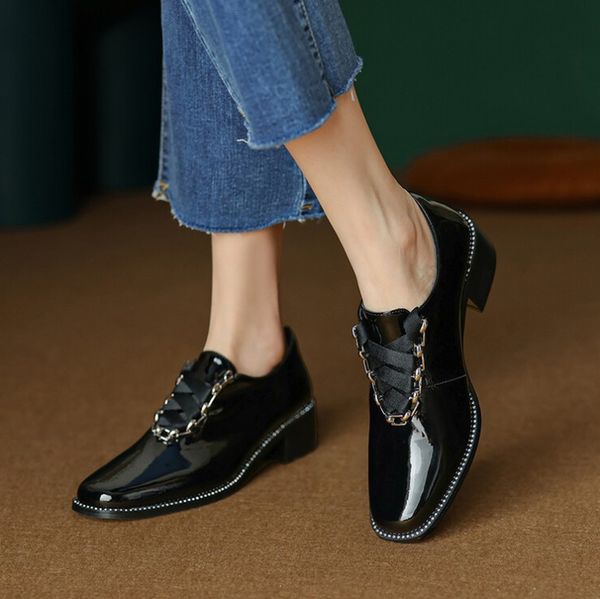 2022 british style black women office shoes chunky heel fashion lady wedding dress shoes
2022 british style black women office shoes chunky heel fashion lady wedding dress shoes