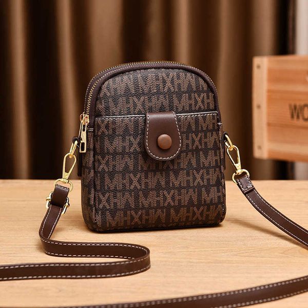 small bag mobile phone bag women's diagonal cross new summer print women's small and lightweight satchel
small bag mobile phone bag women's diagonal cross new summer print women's small and lightweight satchel