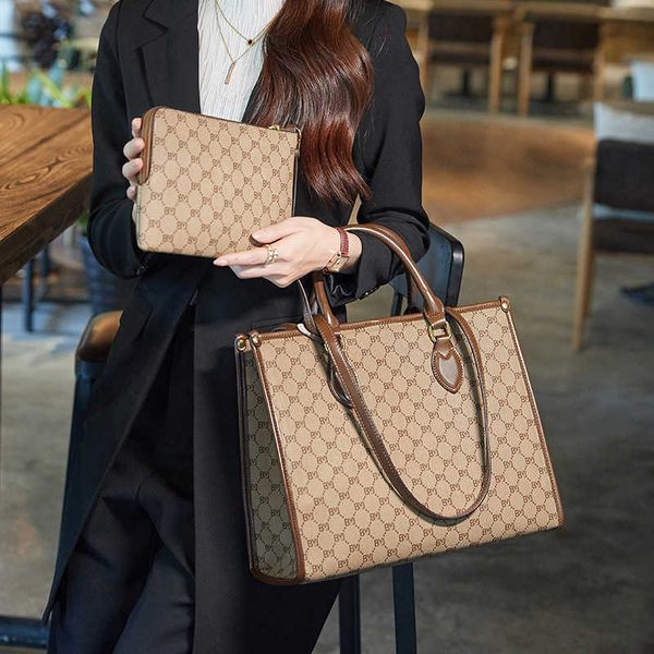small autumn and winter tote bag women's large capacity briefcase versatile work commuter computer bag one shoulder portable large bag
small autumn and winter tote bag women's large capacity briefcase versatile work commuter computer bag one shoulder portable large bag