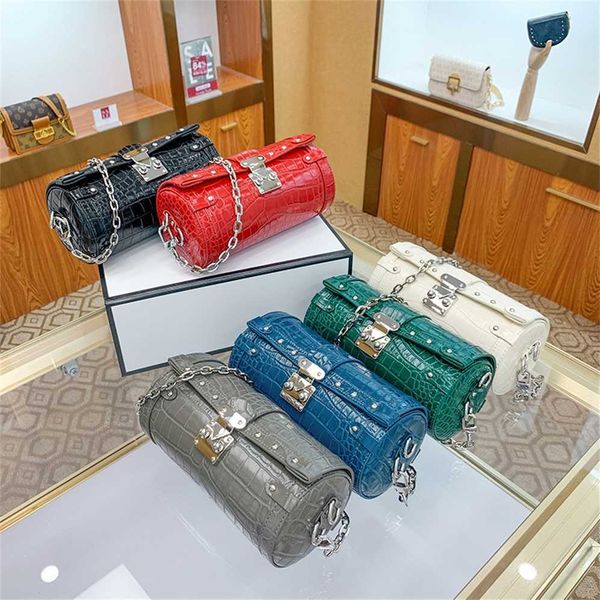 79% off bags outlet store lingge incense penholder lock women's iron chain crossbody fashion simple small square bag
79% off bags outlet store lingge incense penholder lock women's iron chain crossbody fashion simple small square bag