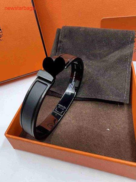 herme designer bracelets online store the new h black knight black enamel bracelet is the same for men and women frosted brushed version not, Golden;silver
herme designer bracelets online store the new h black knight black enamel bracelet is the same for men and women frosted brushed version not, Golden;silver