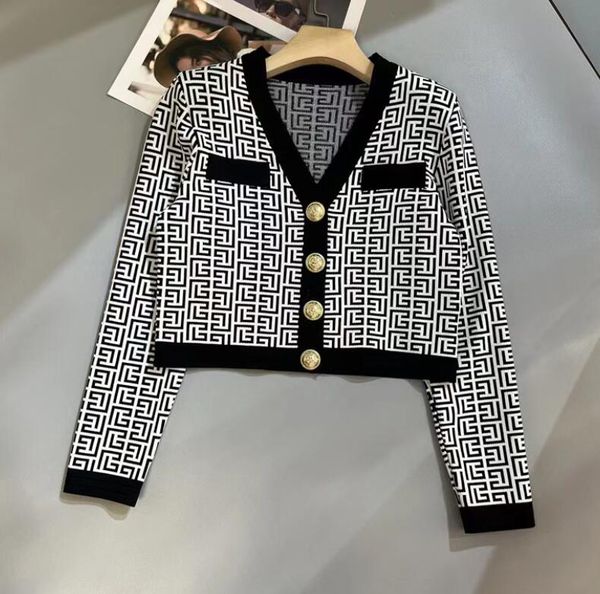 women sweaters temperament knitted cardigan geometric patterns print patchwork sweater single breasted stylish casual premium lion button k, White;black
women sweaters temperament knitted cardigan geometric patterns print patchwork sweater single breasted stylish casual premium lion button k, White;black